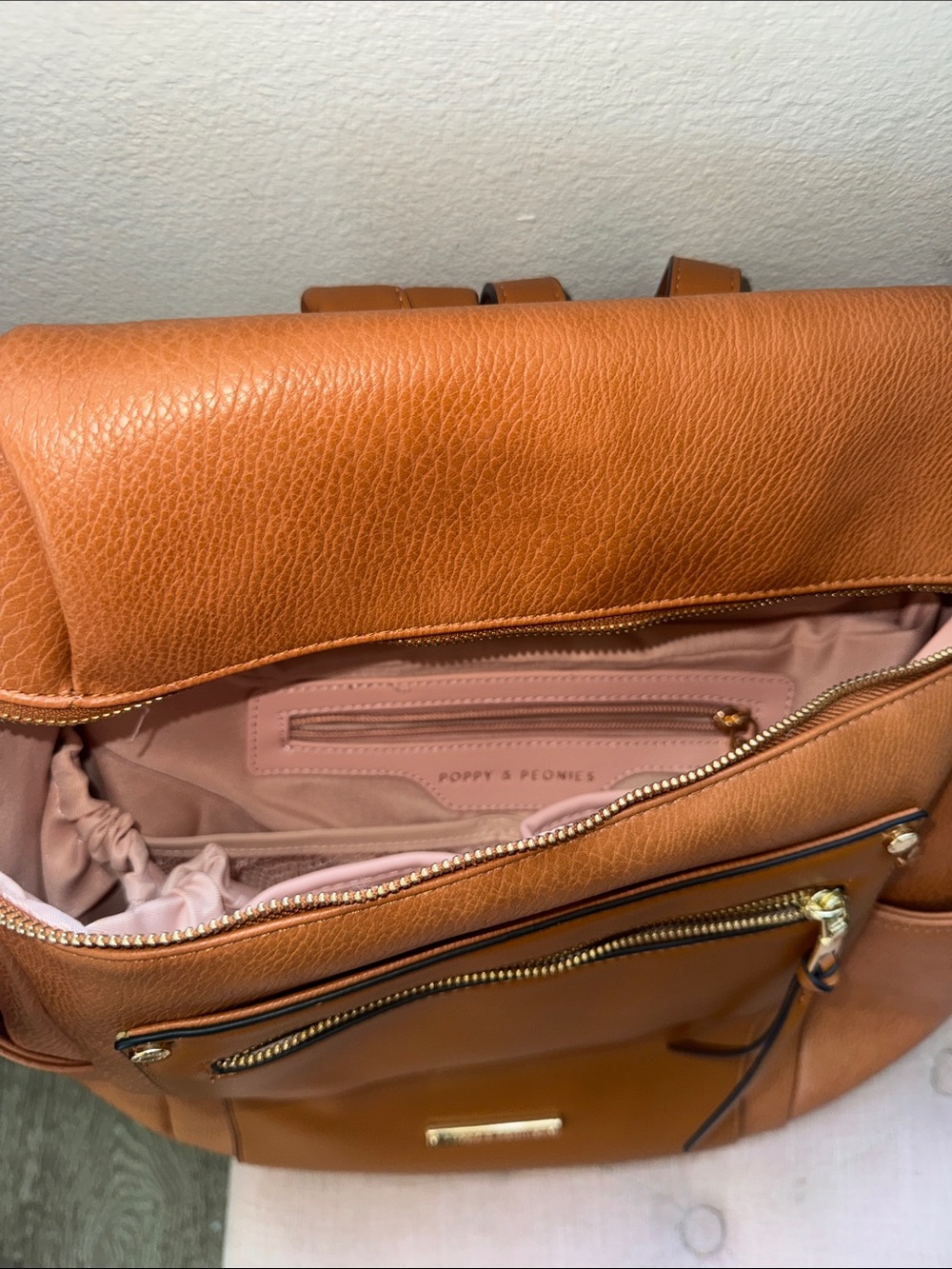 Poppy & Peonies NWOT Commuter Backpack Weekender bag Cognac MISSING STRAP brown - Picture 9 of 12